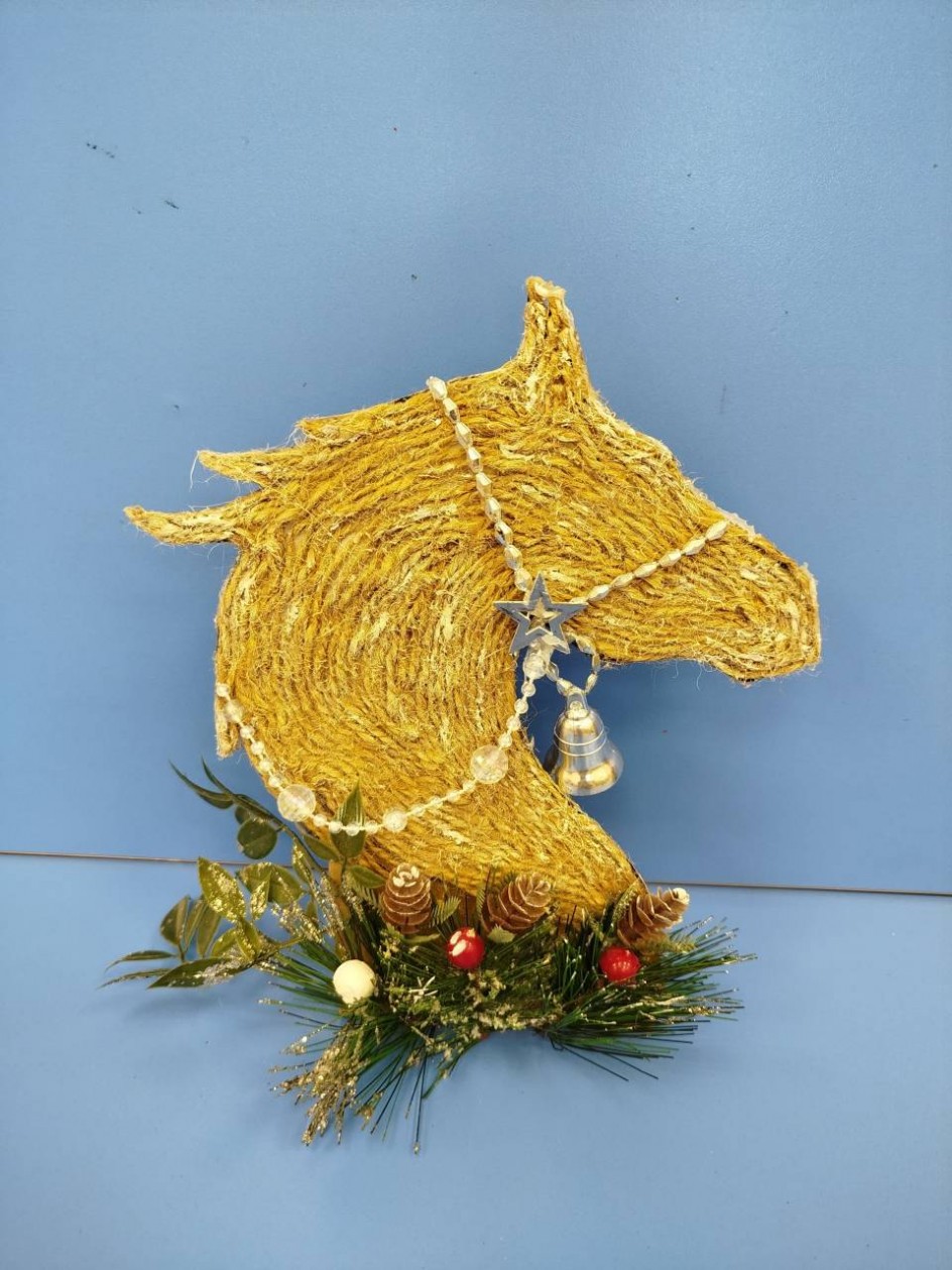 "Новогодняя лошадь"