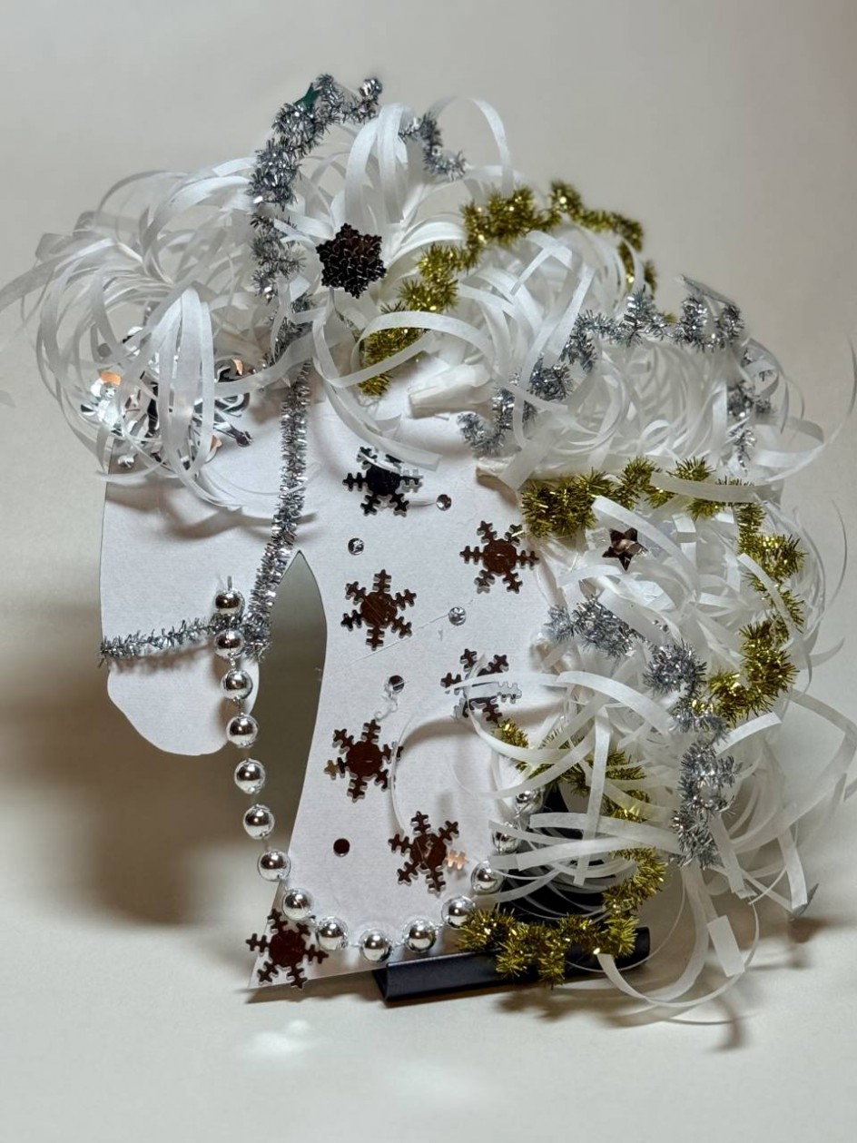 Новогодняя лошадка