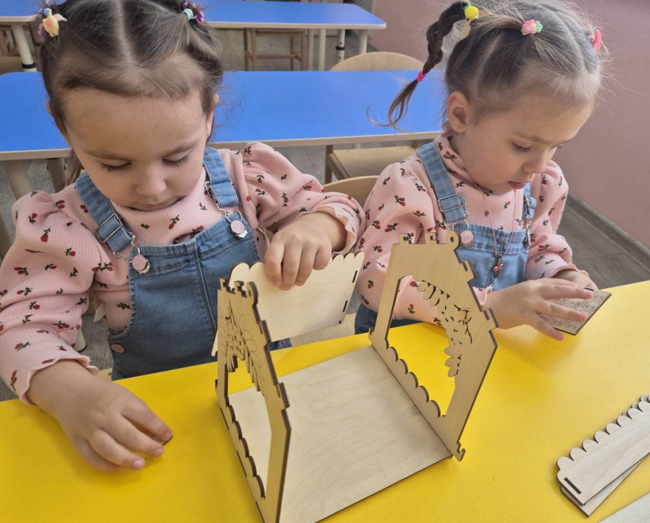 Кормушка пернатым друзьям