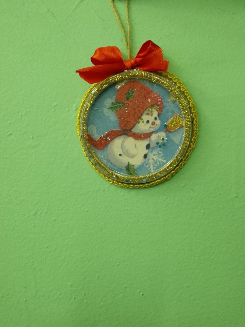 Веселый снеговик