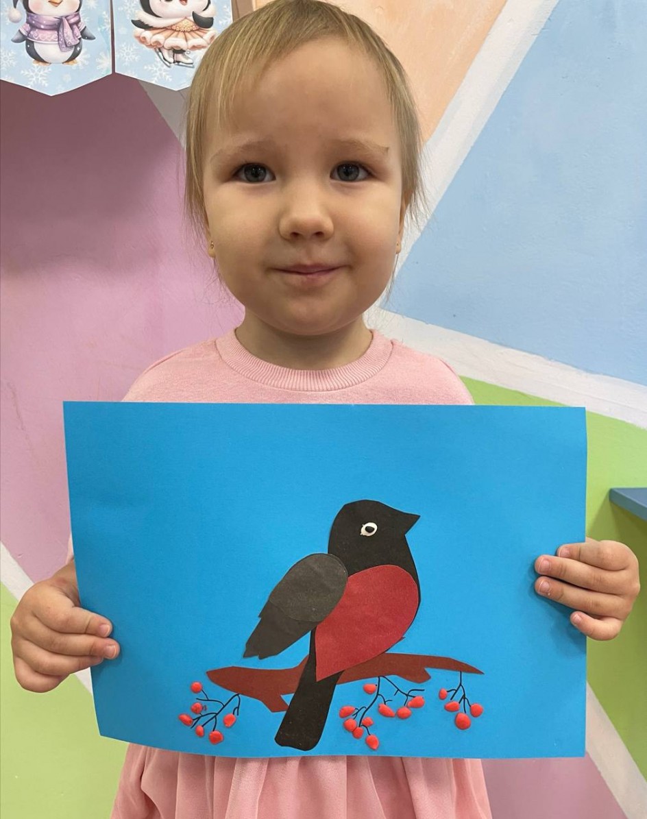 Снегирь на ветке