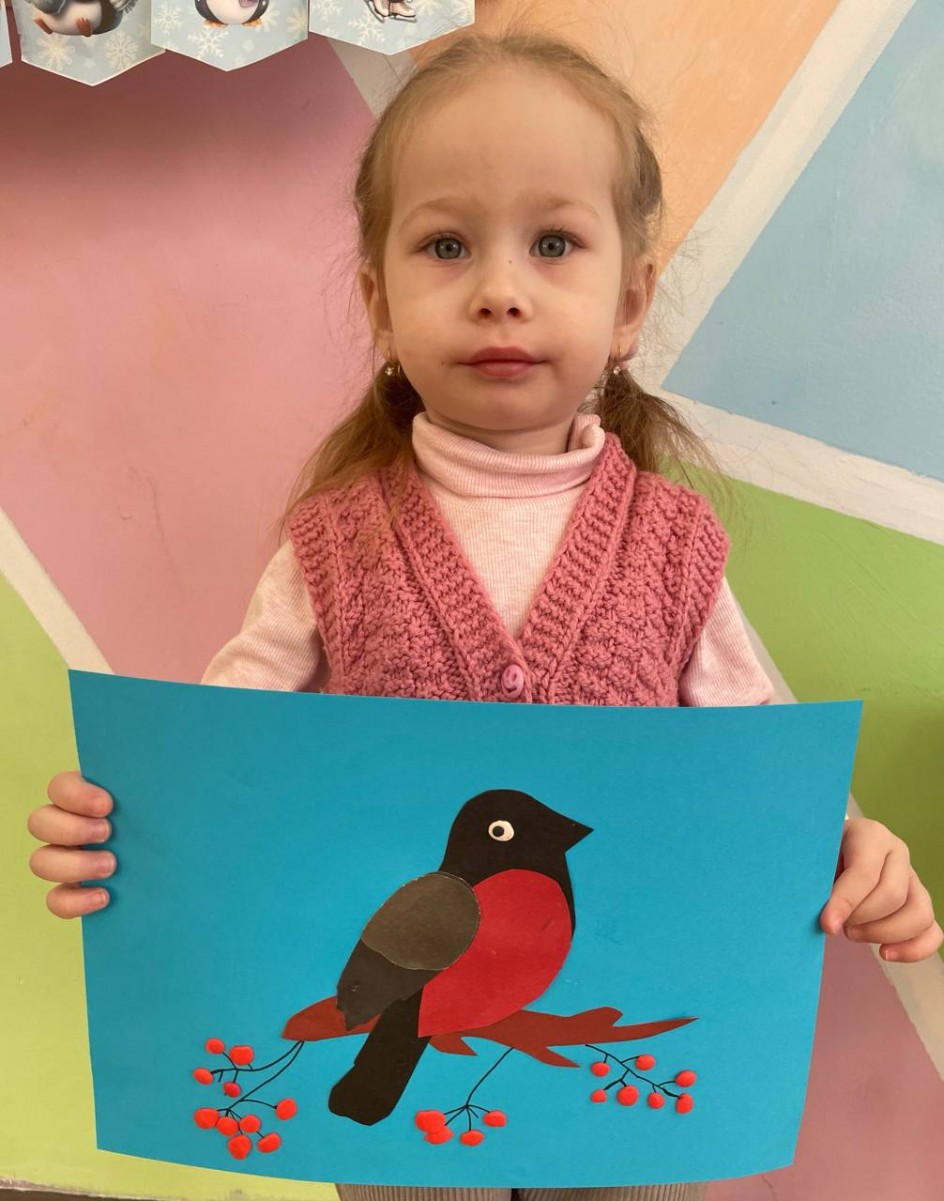 Снегирь на ветке