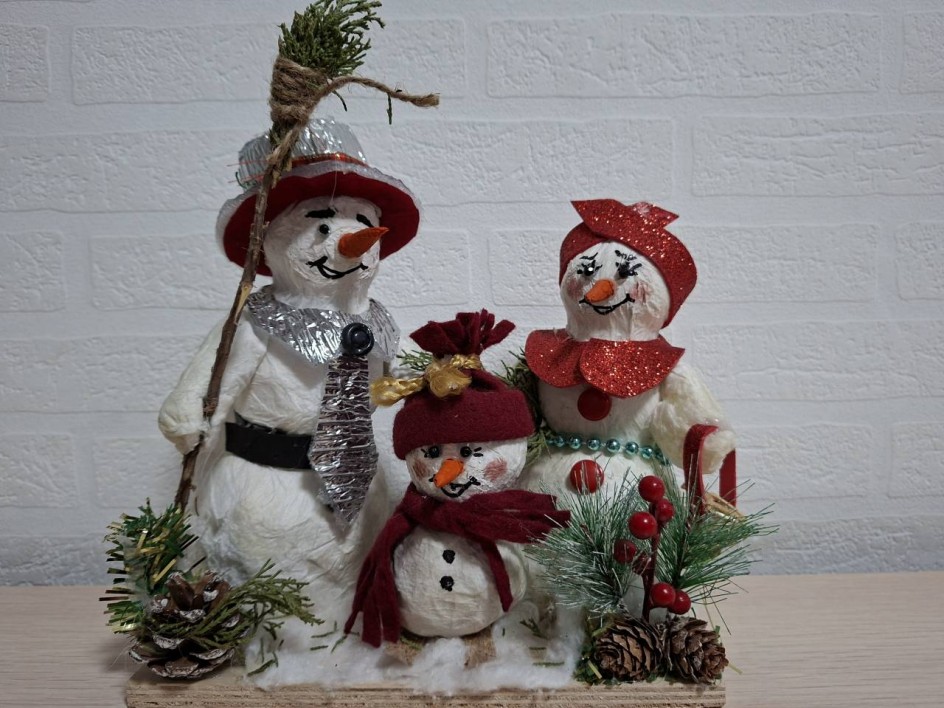 Семья на празднике