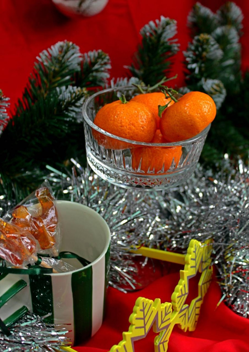 "К нам стучится Новый год"