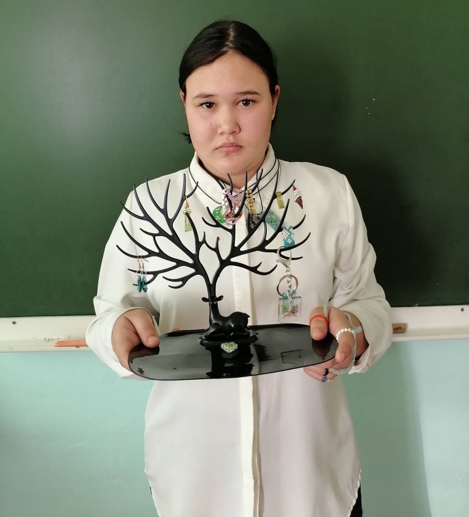 Украшения из бисера