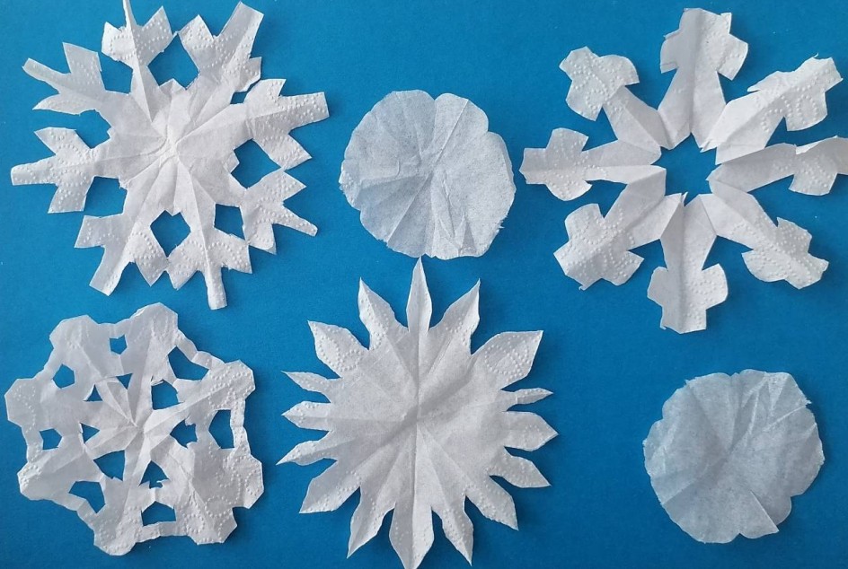 "Кружатся снежинки"