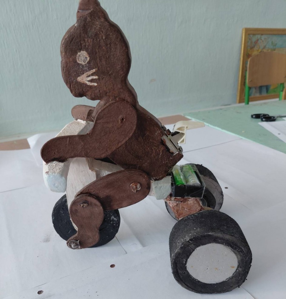 Модель "Заяц велосипедист"