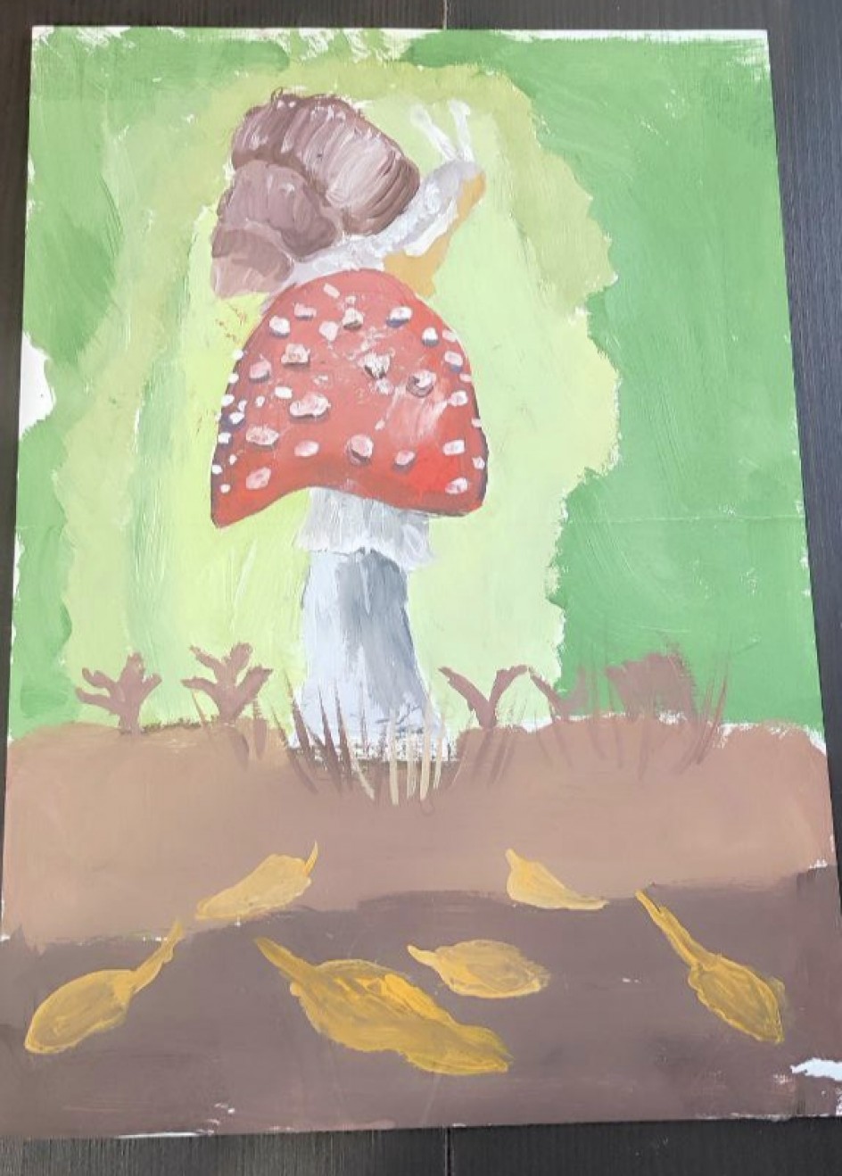 Улитка в осеннем лесу