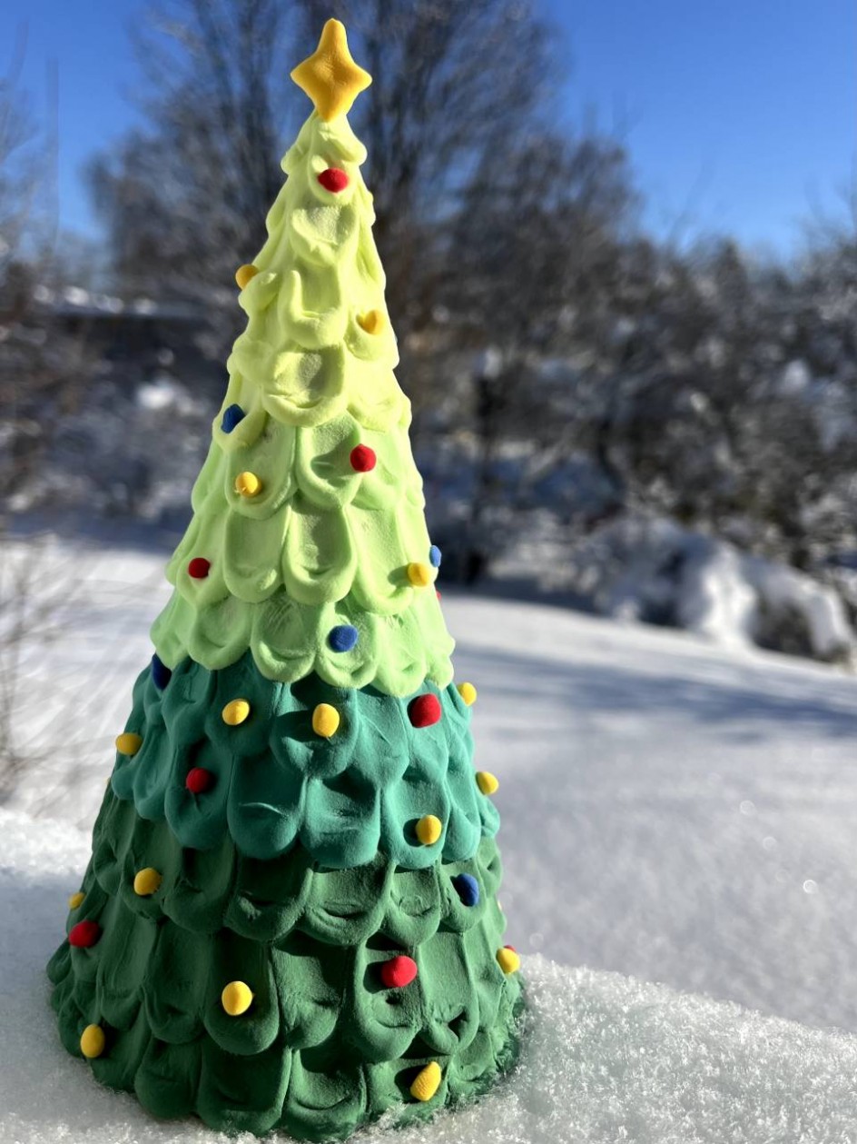 Елочка нарядная