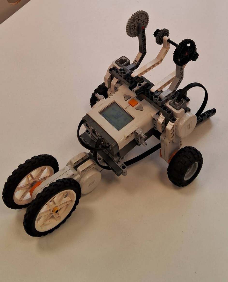 Гоночный автомобиль