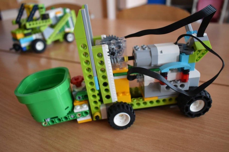 Вилочный погрузчик