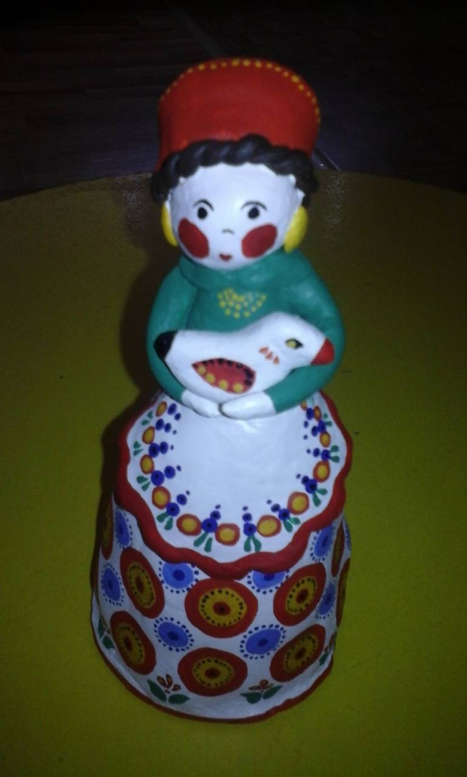 Игрушка дымковская " Барыня с уточкой"