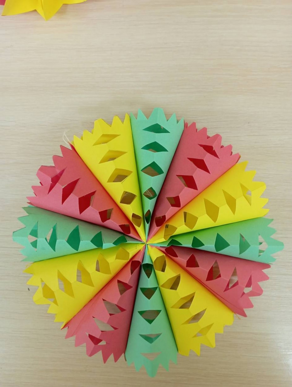 Разноцветная снежинка