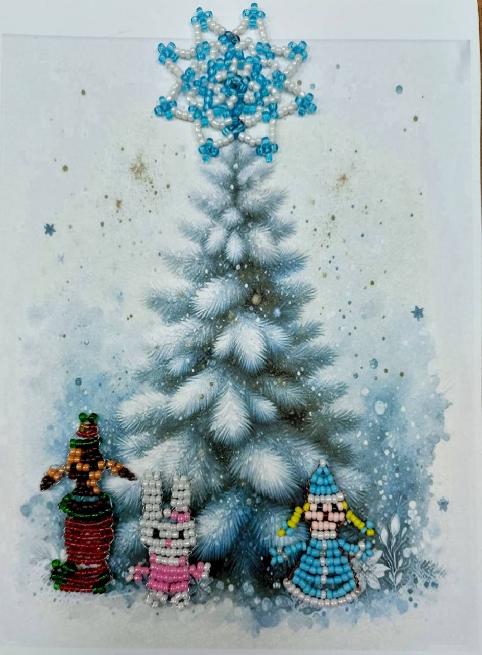 "У ёлочки, у ёлочки пушистые иголочки"