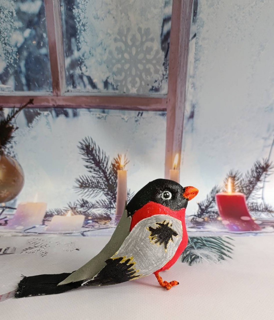 Снегирь - зимний огонёк