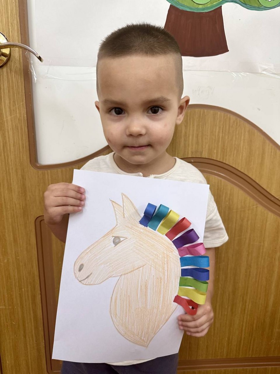 Лошадка с вьющейся гривой