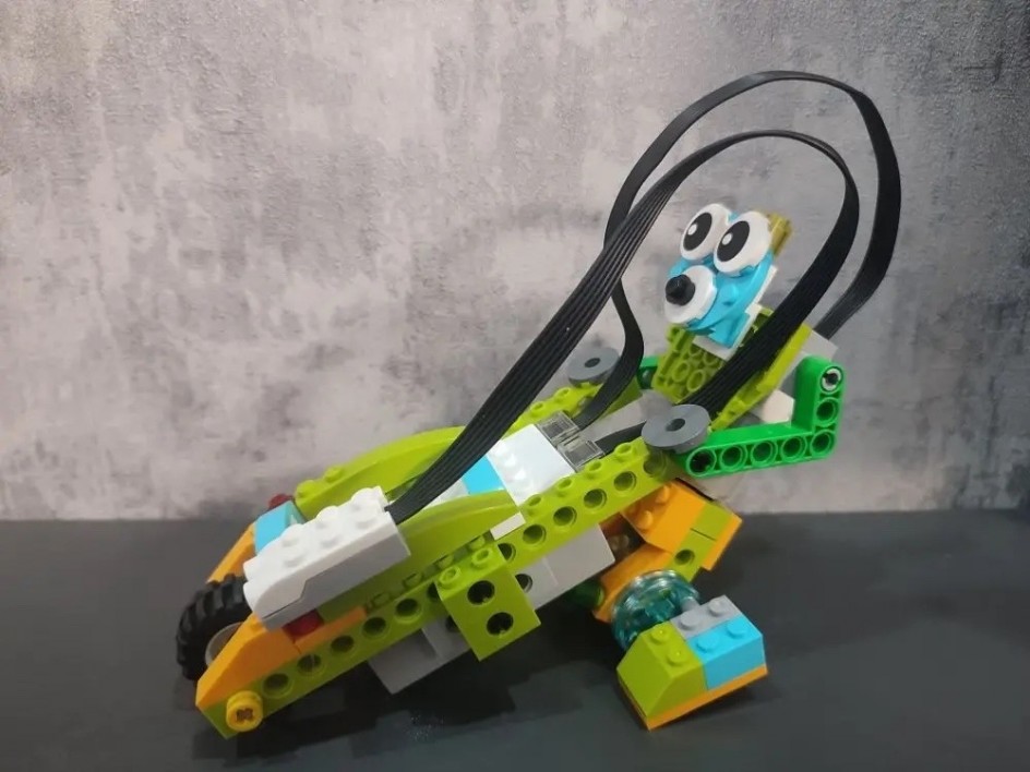 Робот с тачкой