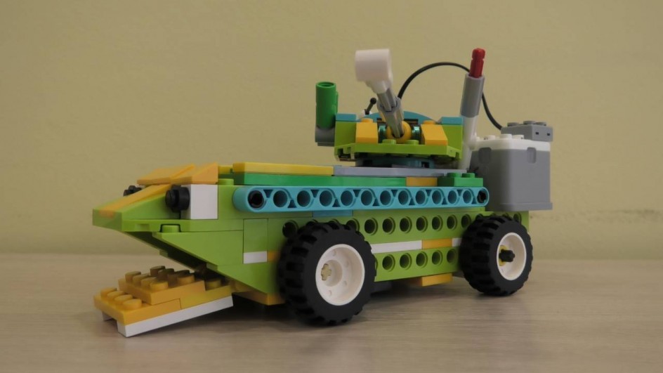 Действующая модель боевой машины пехоты (БМП)