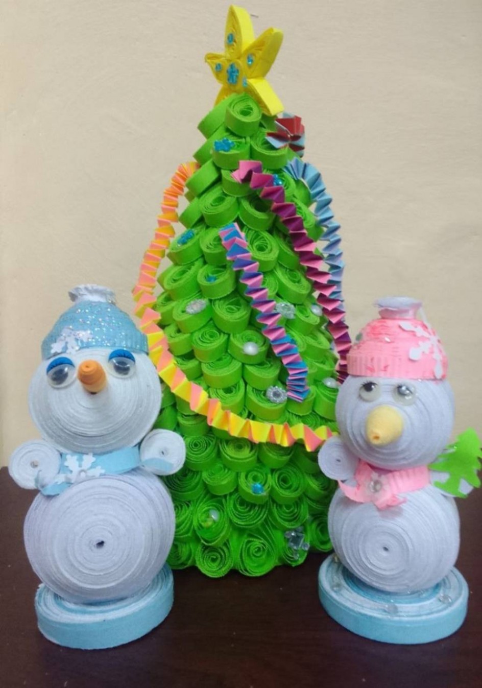 У Новогодней ёлки