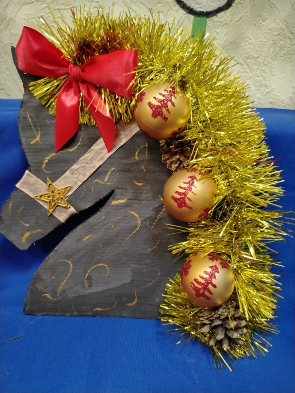 Золотая лошадь