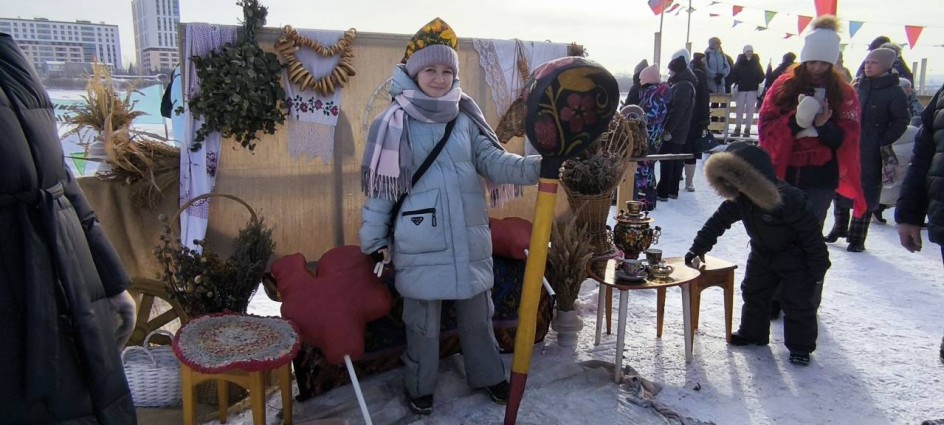 Ложка расписанная под хохлому