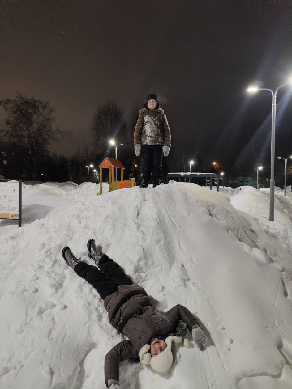 Вечерняя прогулка. Игра "Царь горы"