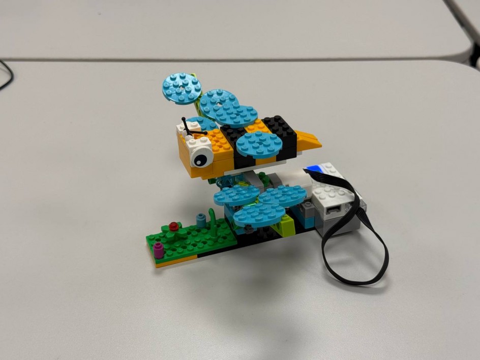 Пчёлка Жужжа