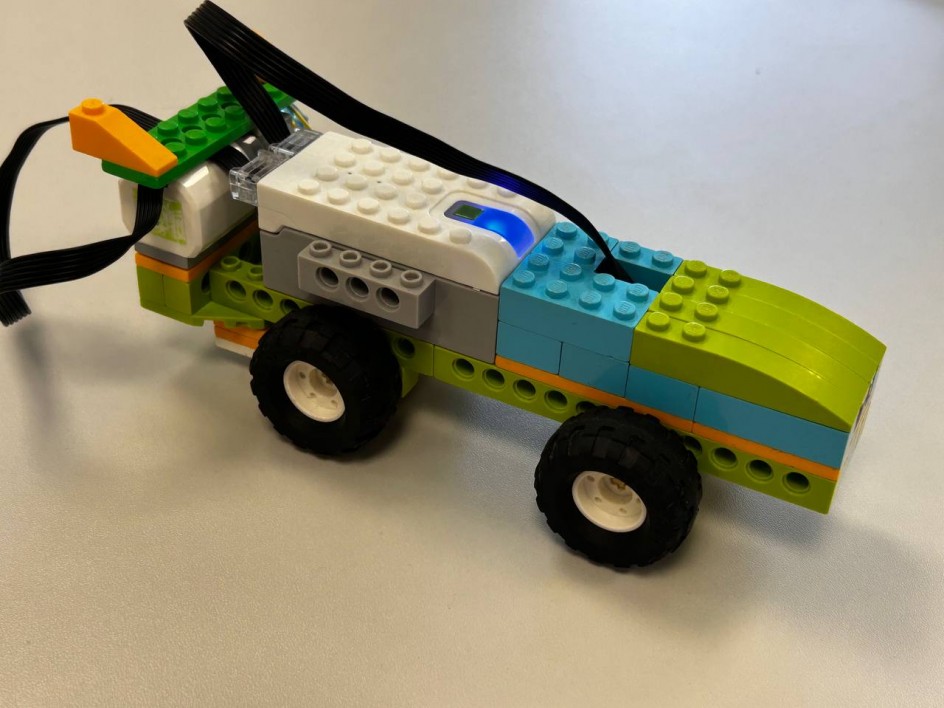 Гоночный автомобиль