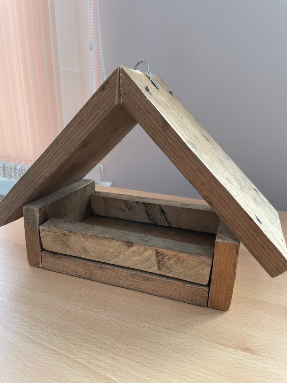 Кормушка для птиц