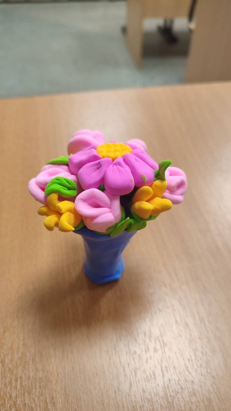 ВАЗА С ЦВЕТАМИ