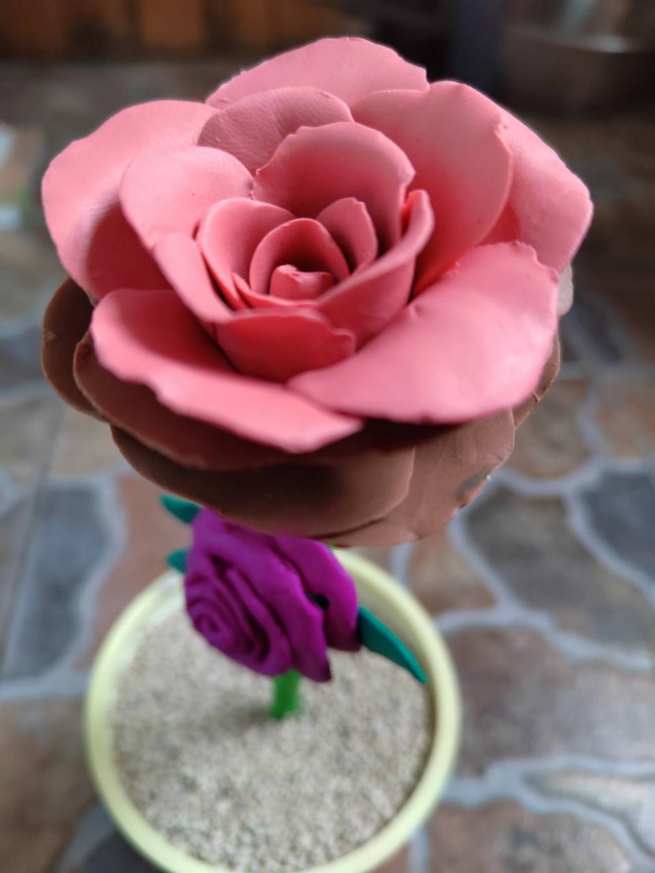 Глина в помощь навыкам чтения: связь творчества и грамотности.