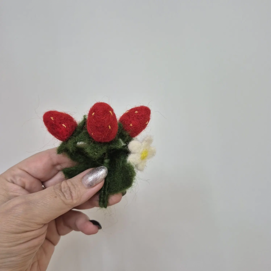 Сладкая брошка для мамы