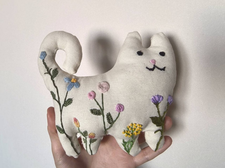 Кот в цветах