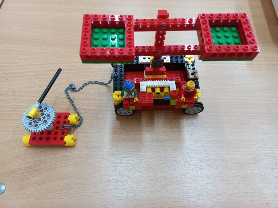 Действующая модель механических весов