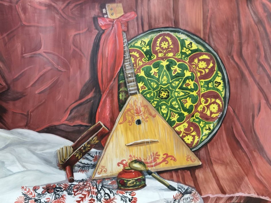 Натюрморт с народными инструментами