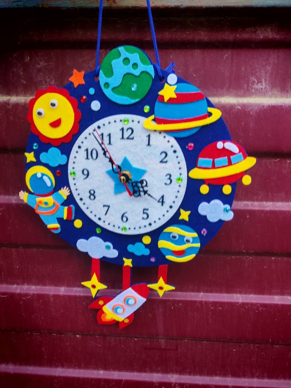 Космические часики