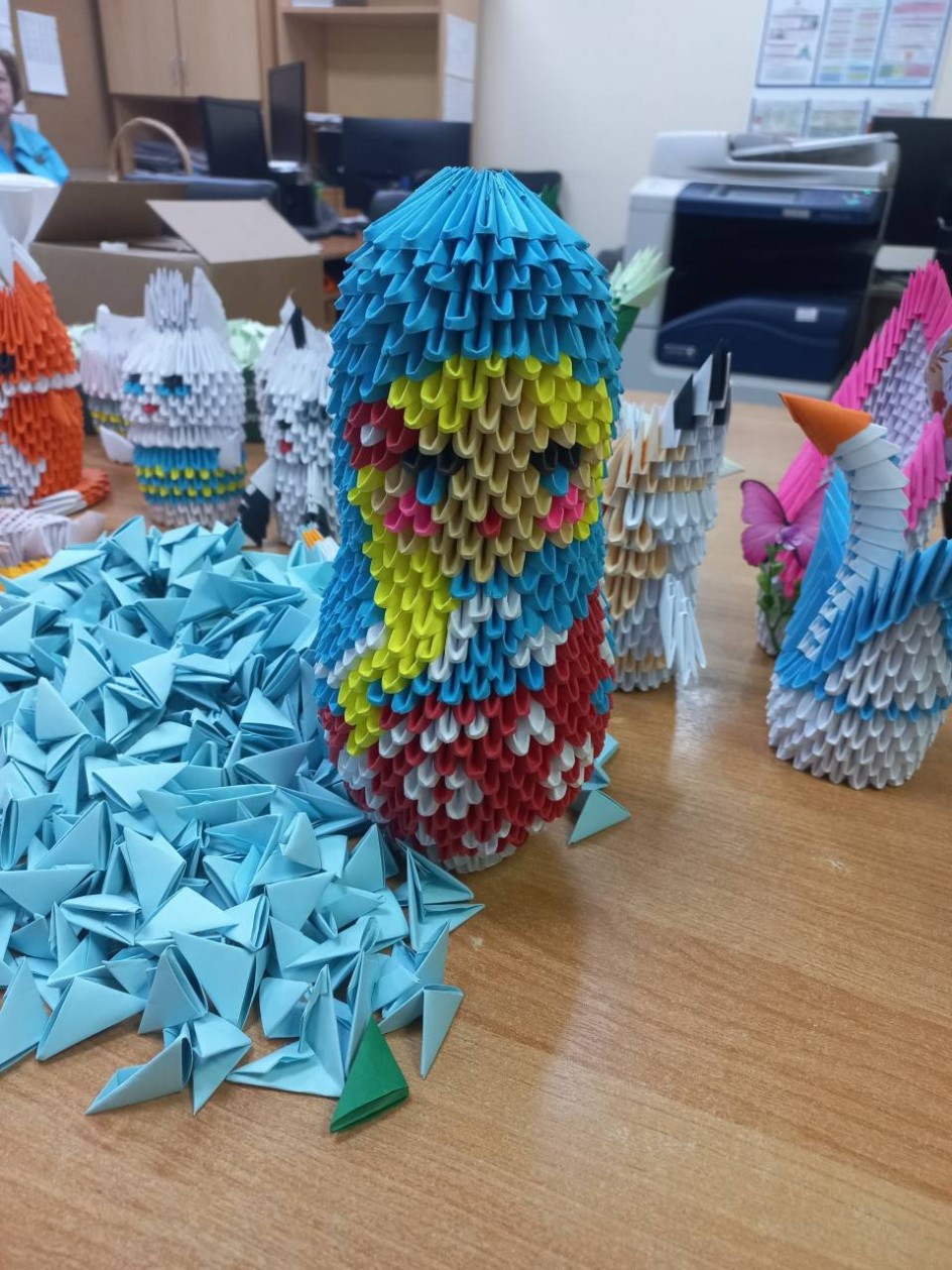 Поделка в технике модульное оригами "Матрёшка"