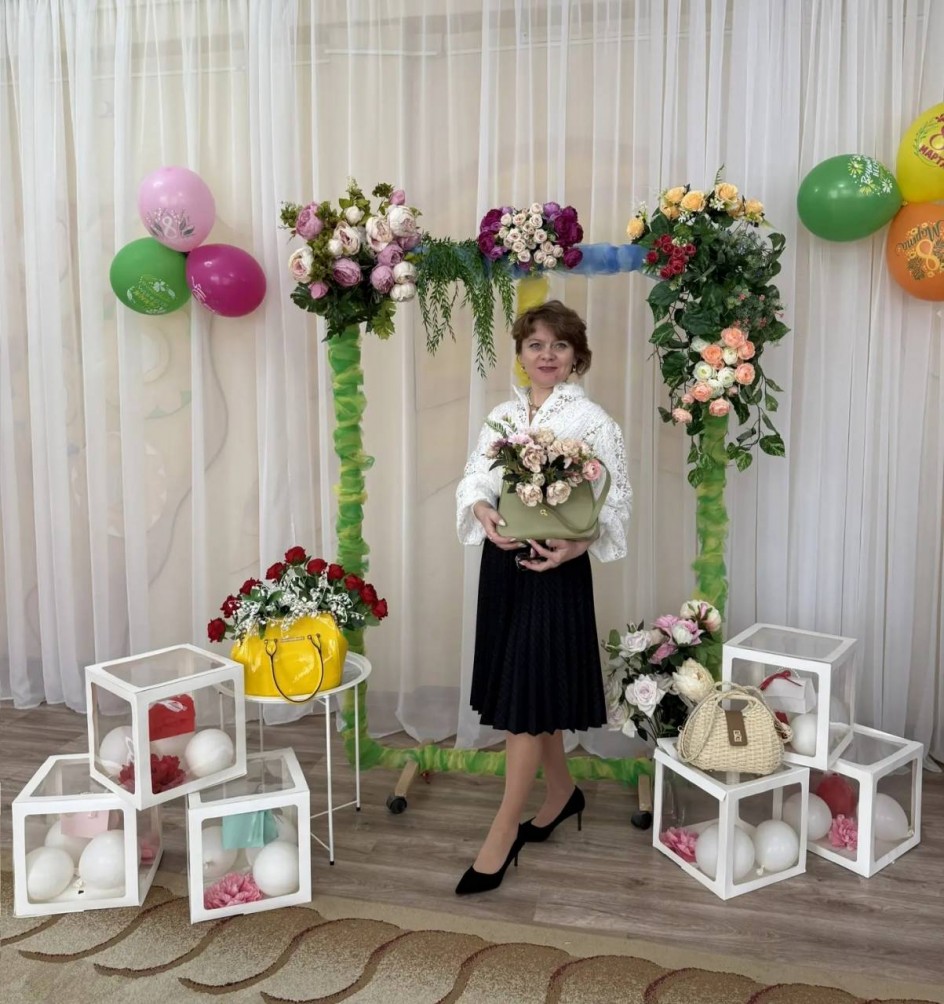 Фотозона "Женская сумочка - в ней все секреты"