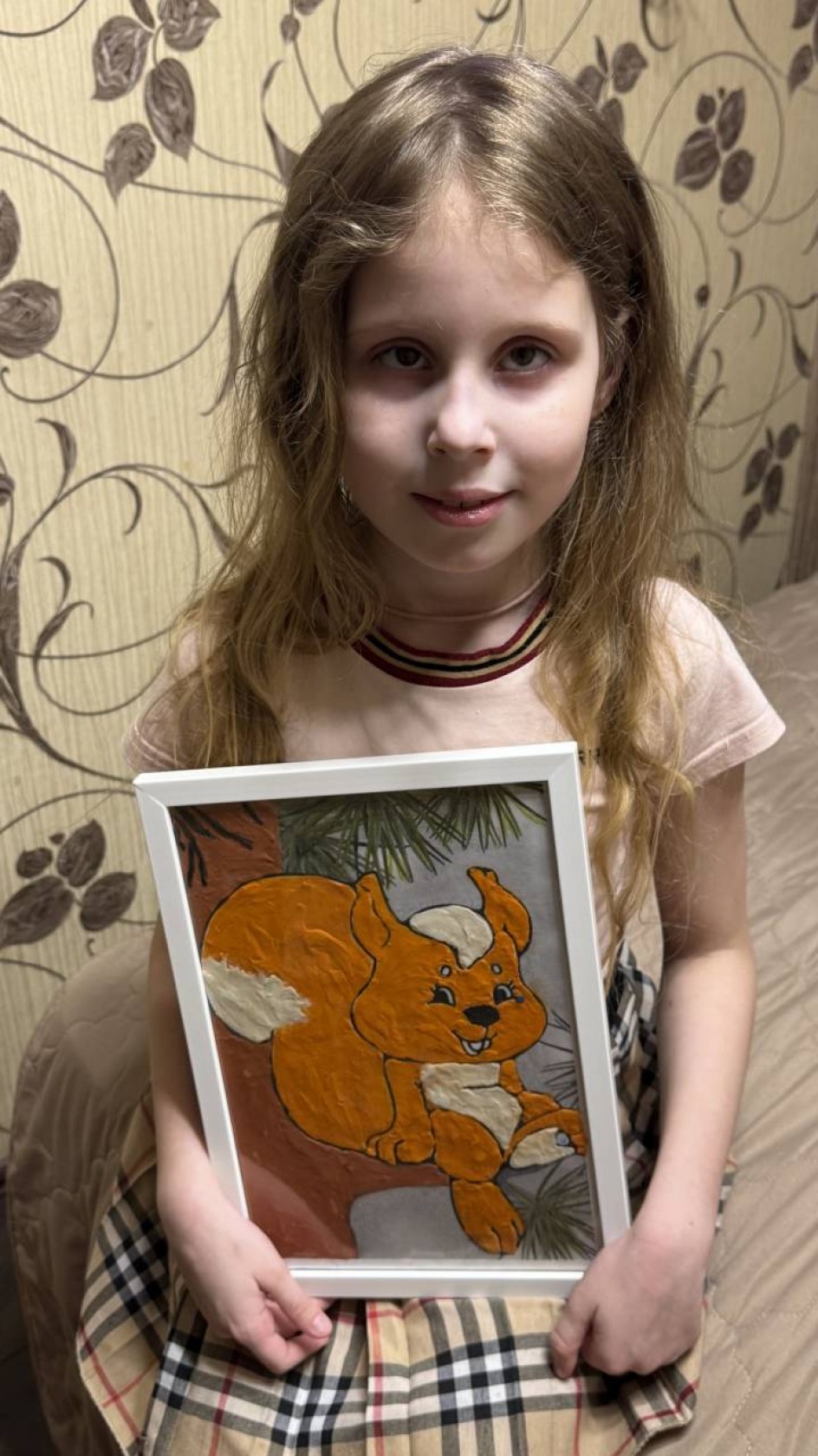 Белка в лесу