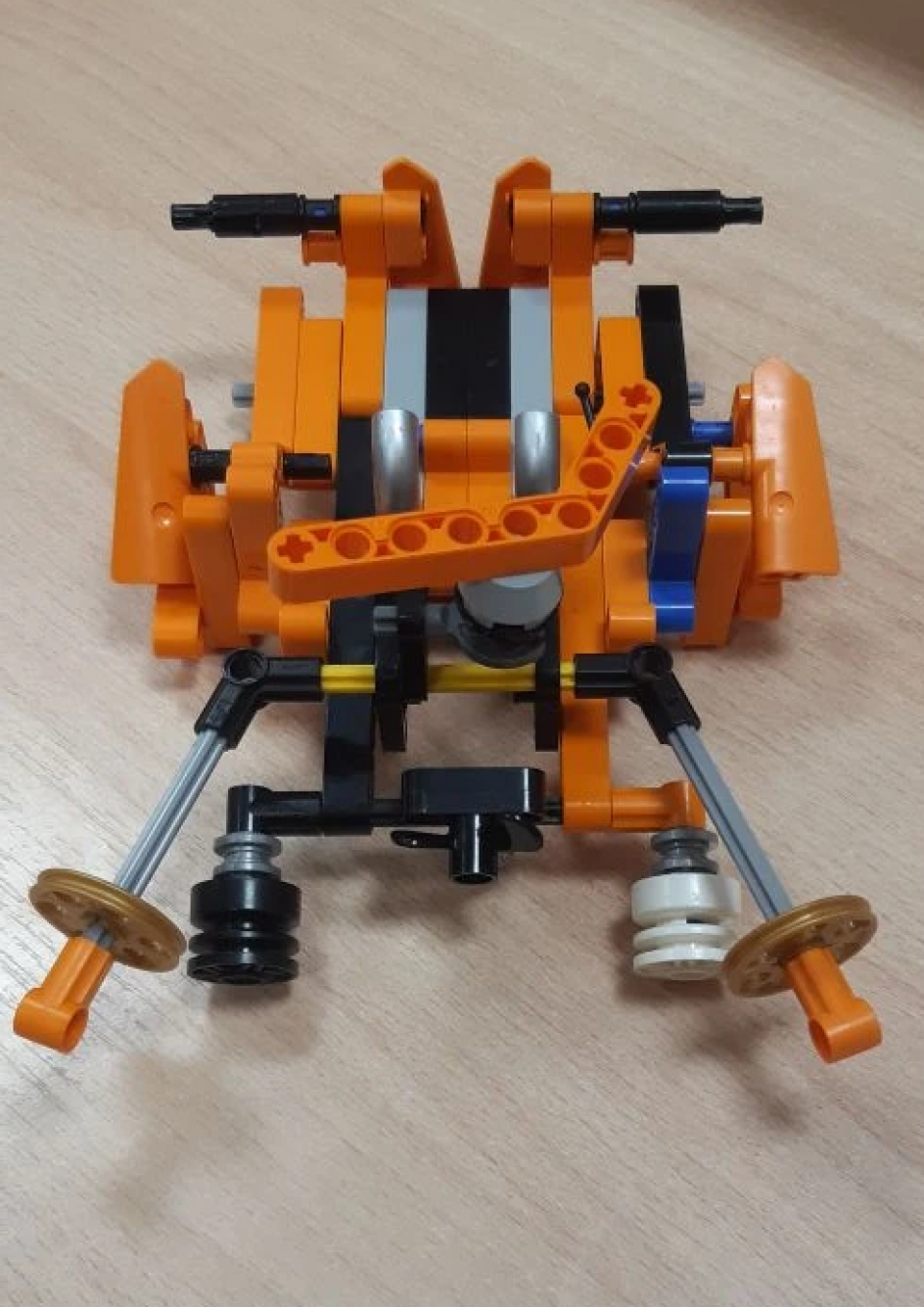 Катамаран с гидрофойлом