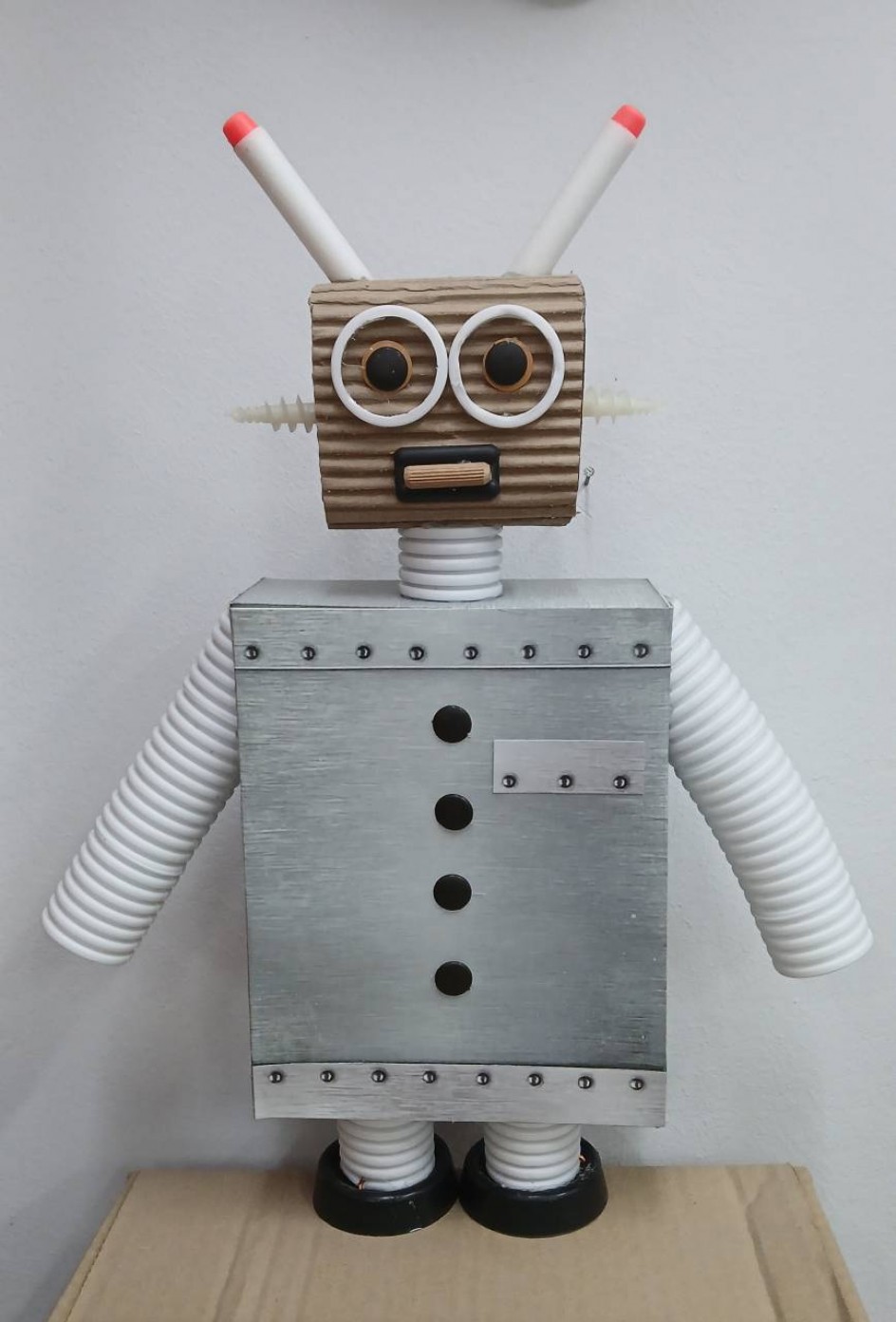 Робот-заяц из мультфильма