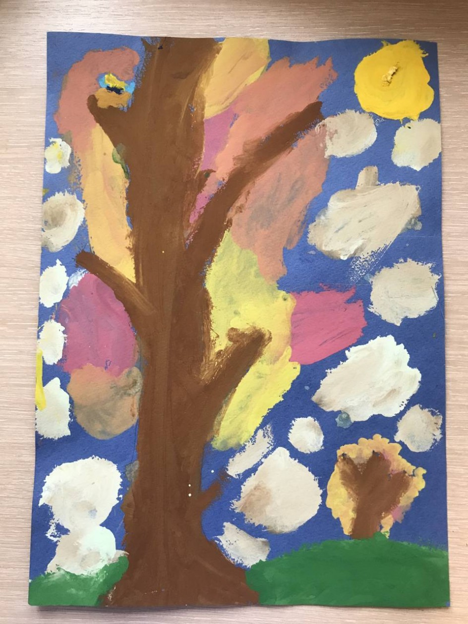 Цветущее весеннее  дерево