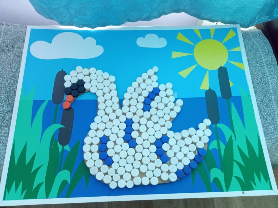 Белая лебедь