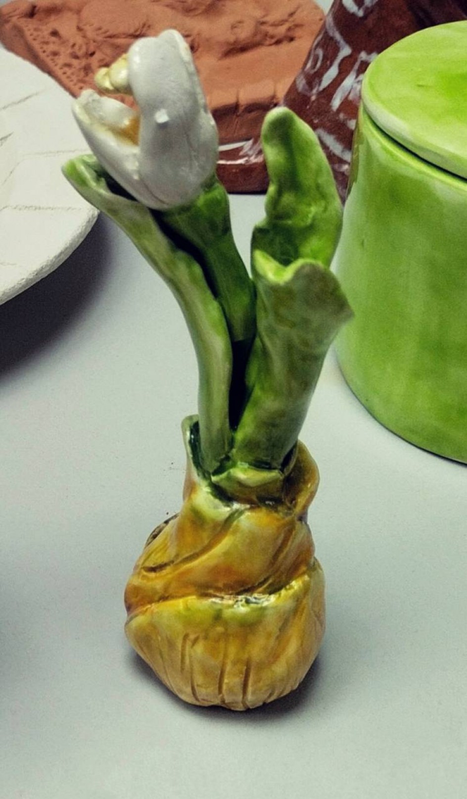 Подснежник из луковички