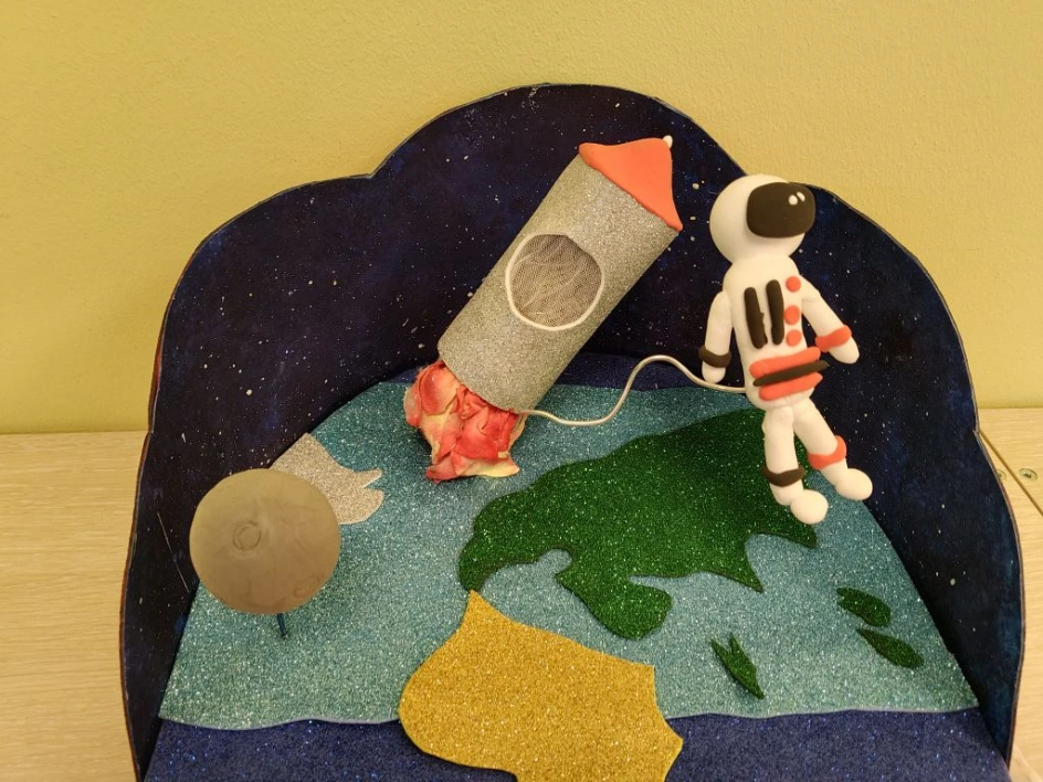 Ждут нас быстрые ракеты..