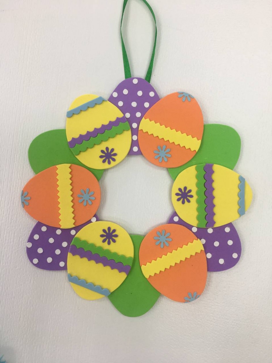 Веночек из писанок