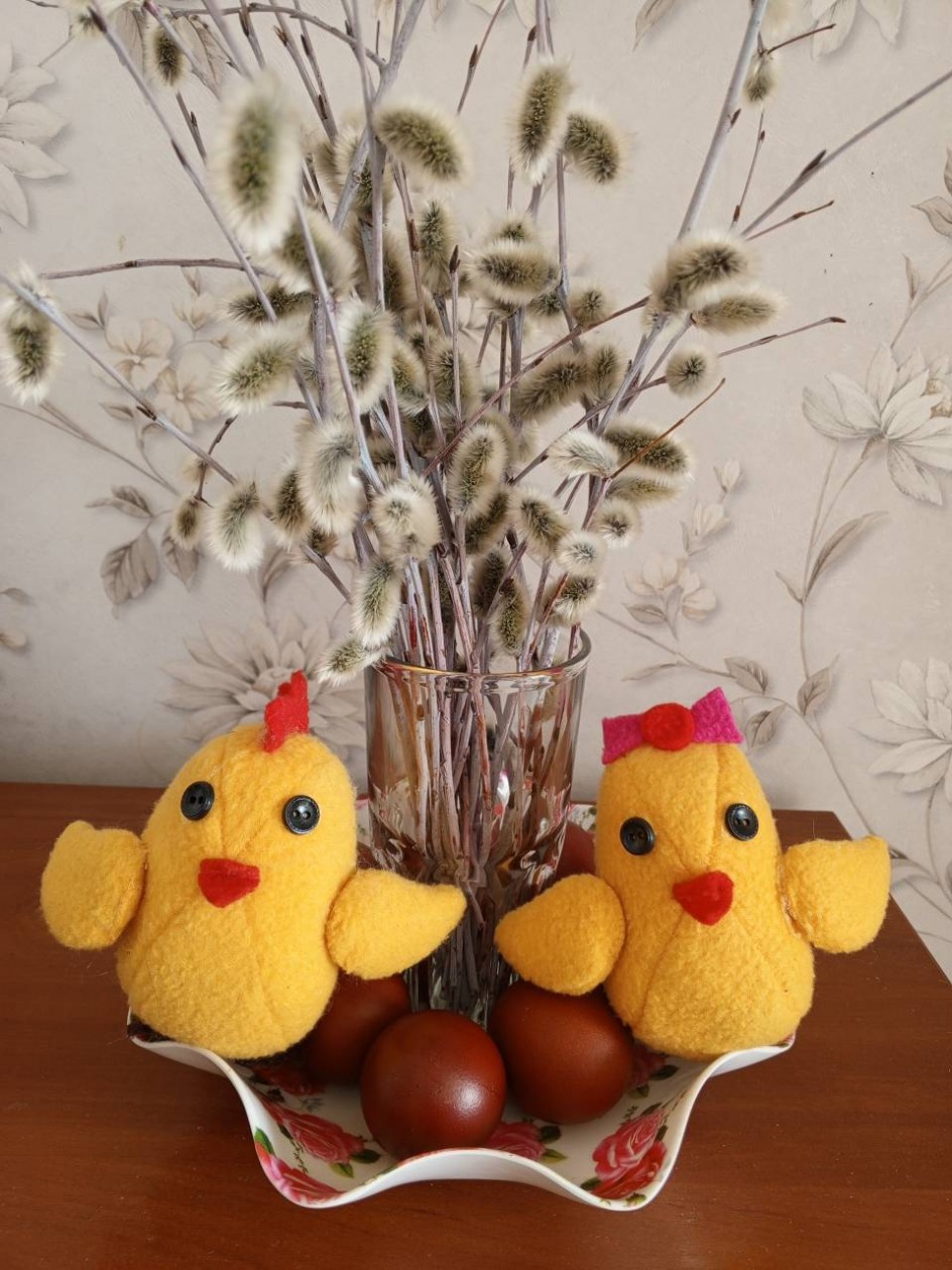 Со светлым праздником!