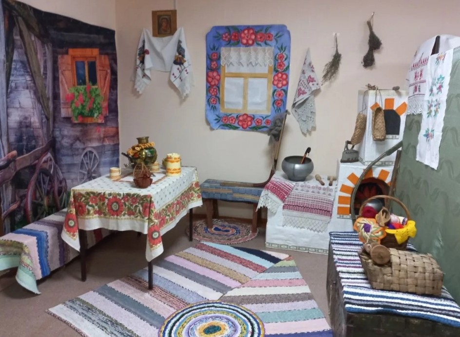 Русский дом и всё что в нём