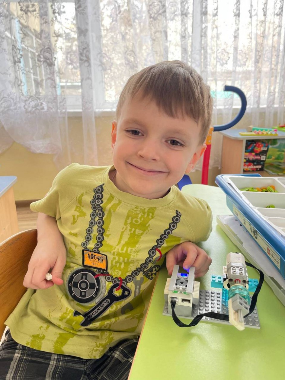 Робот-дрель