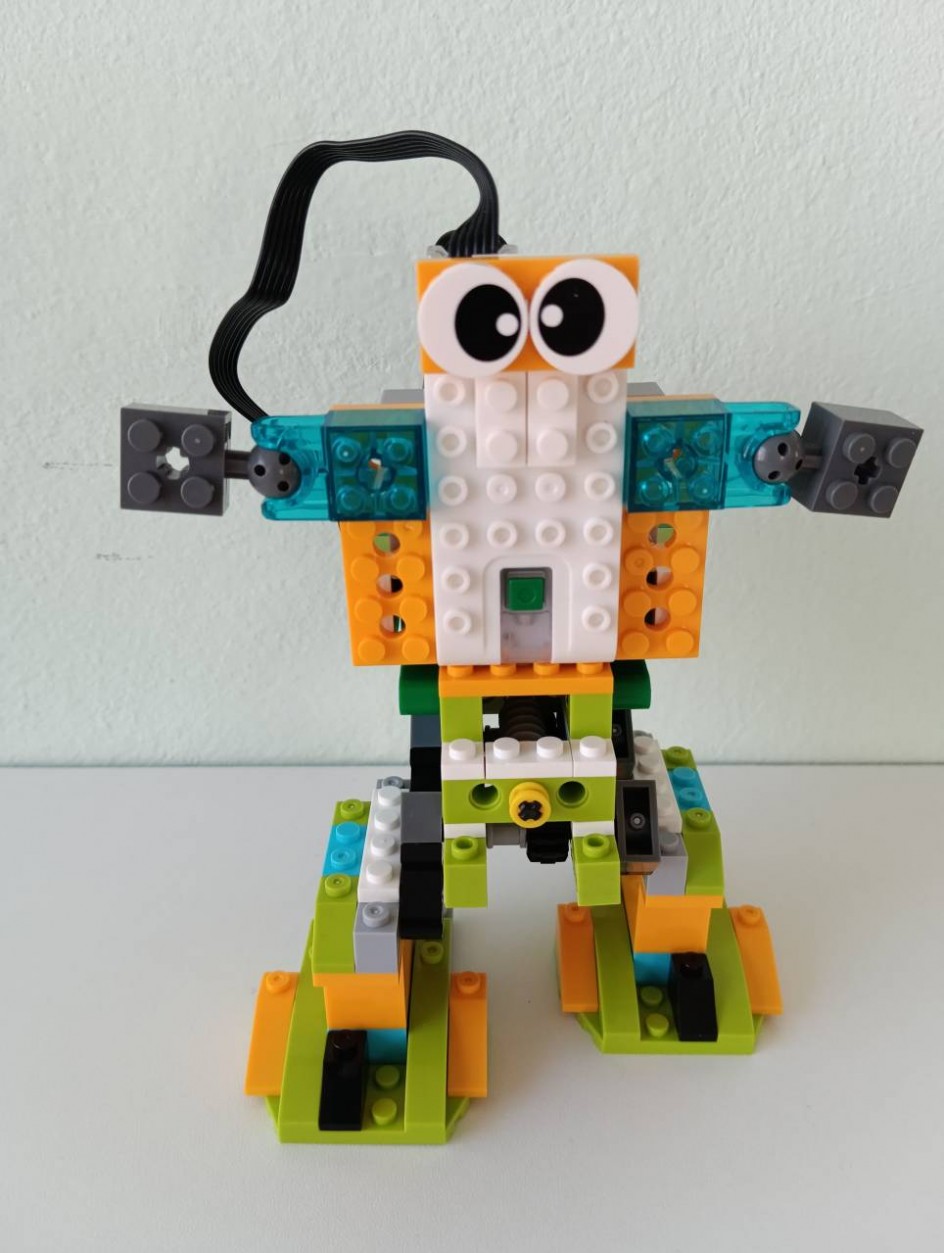 Робот- помощник